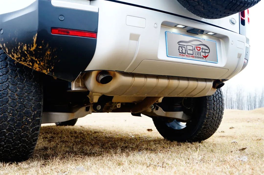 试驾路虎全新卫士,路虎卫士110p400x和暗黑特别版区别