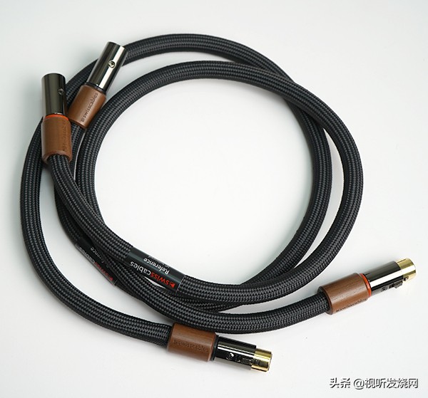 说不出来，优雅又丰富的音乐性：SwisscableReference全套搭