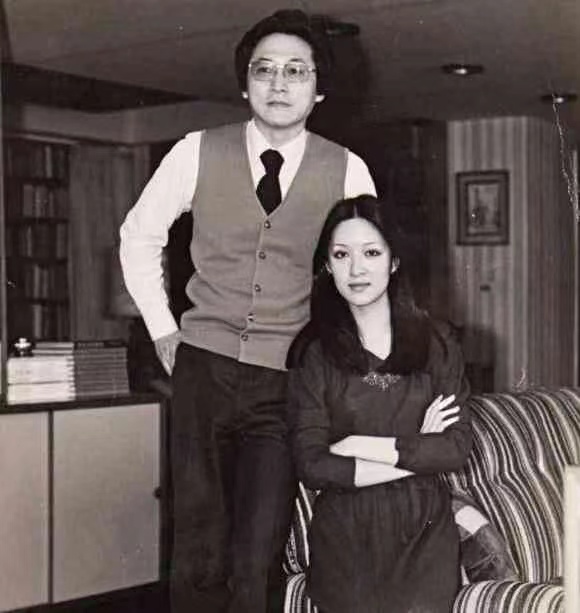 胡因梦那么美，舍得分开？恋足癖，绿帽恐惧症李敖：她便秘太不堪