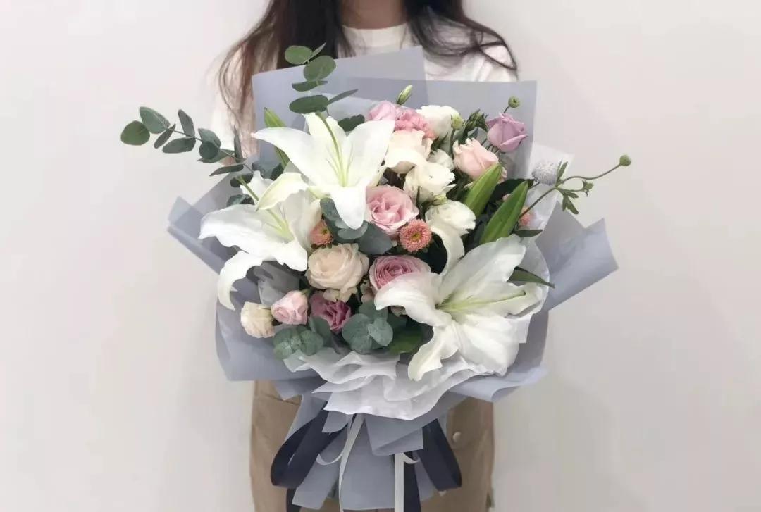 花材正确处理方式及日常养护,花材换水