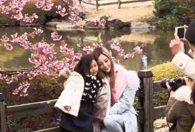 李雨桐谈李小璐薛之谦,李雨桐李小璐