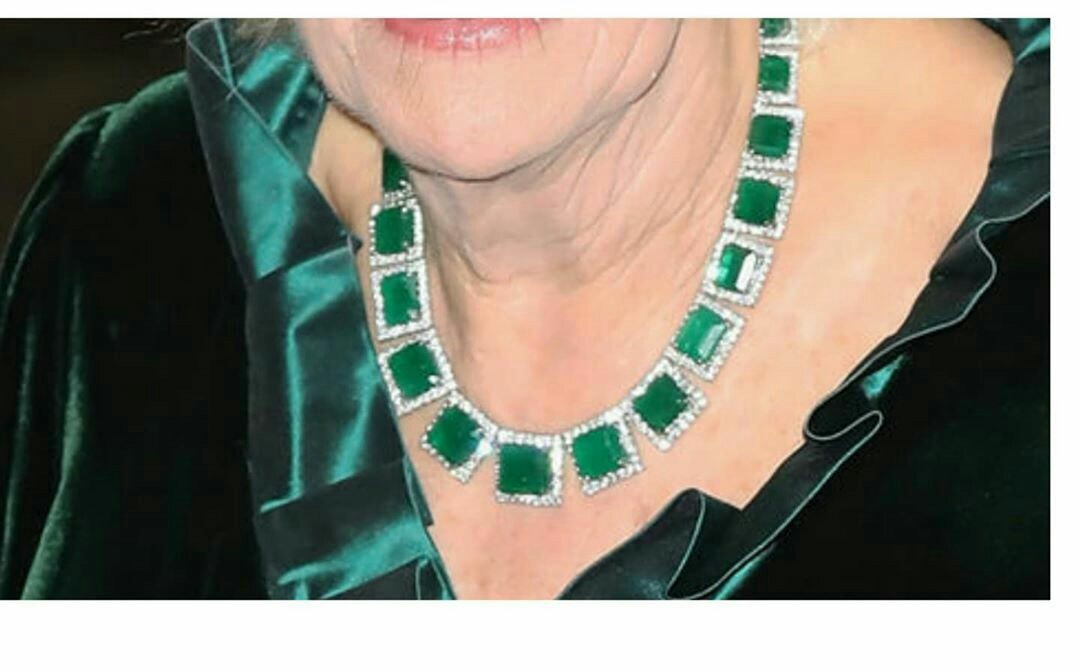 戴安娜和卡米拉一样的项链,卡米拉也戴戴安娜留下的珠宝