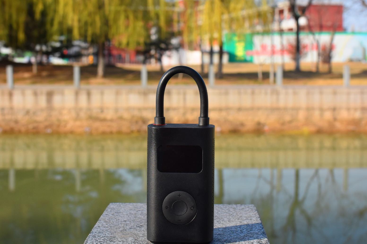 小米充电宝超薄小巧便携自带线,小米智能充气宝