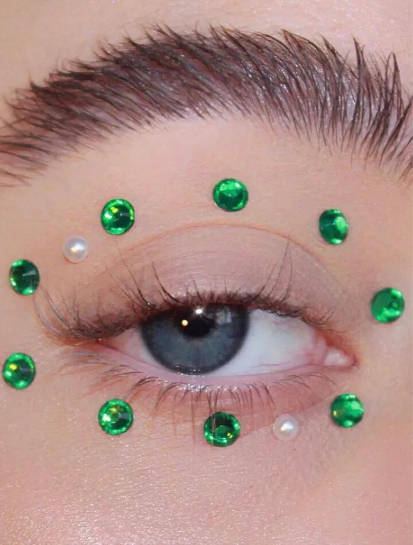 高级透亮的水钻又绚丽又美观,洋气珍珠水钻