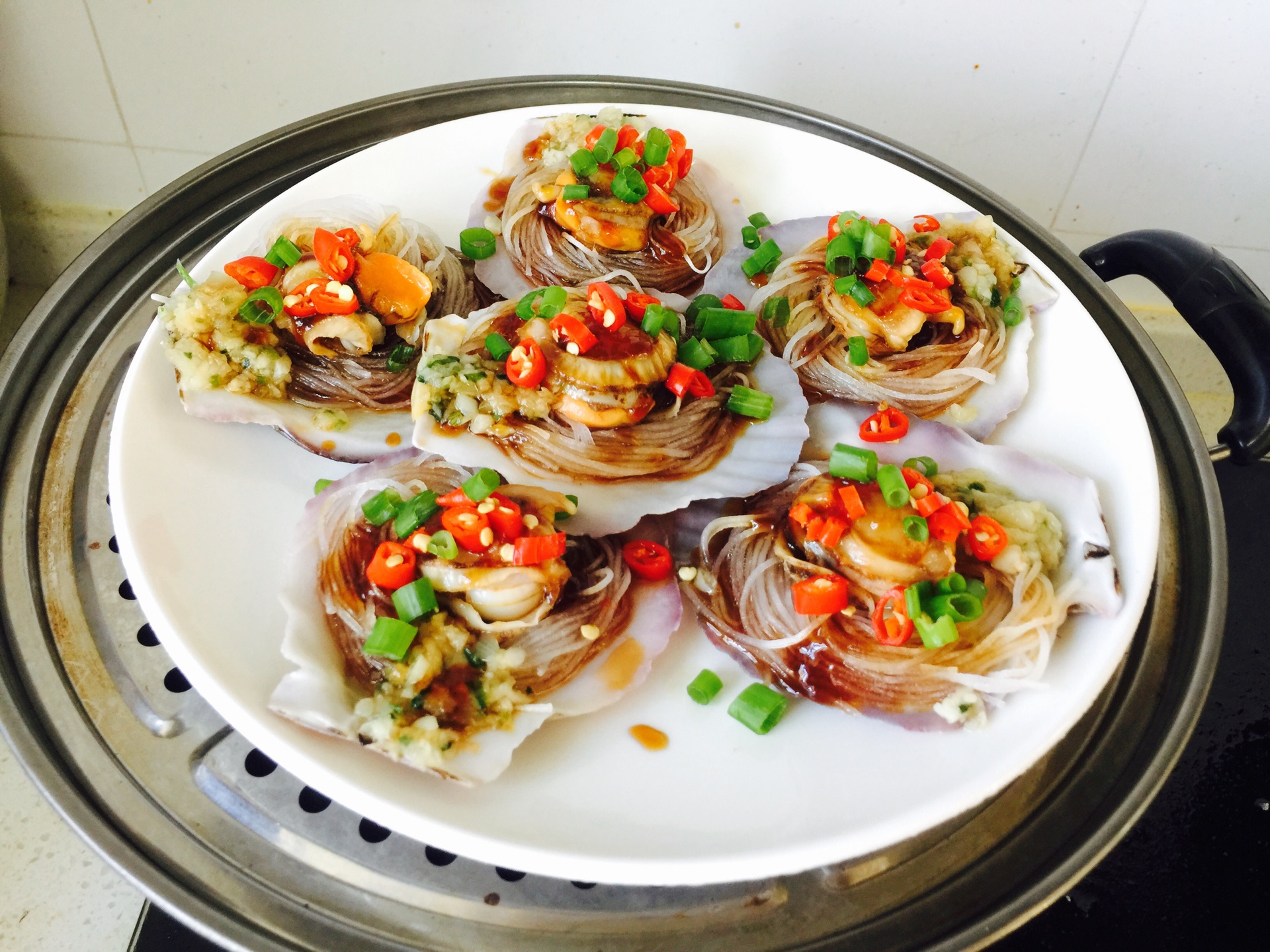 粉丝蒜蓉蒸扇贝的做法视频教程,蒜蓉粉丝蒸扇贝的家常做法大全