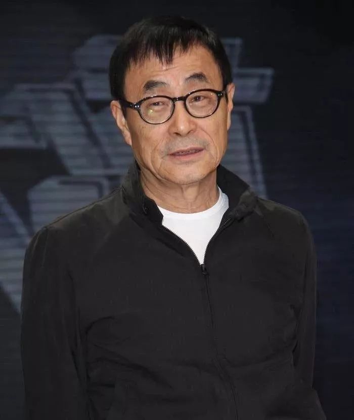 64岁费玉清告别歌坛，现场泪奔，万望珍重