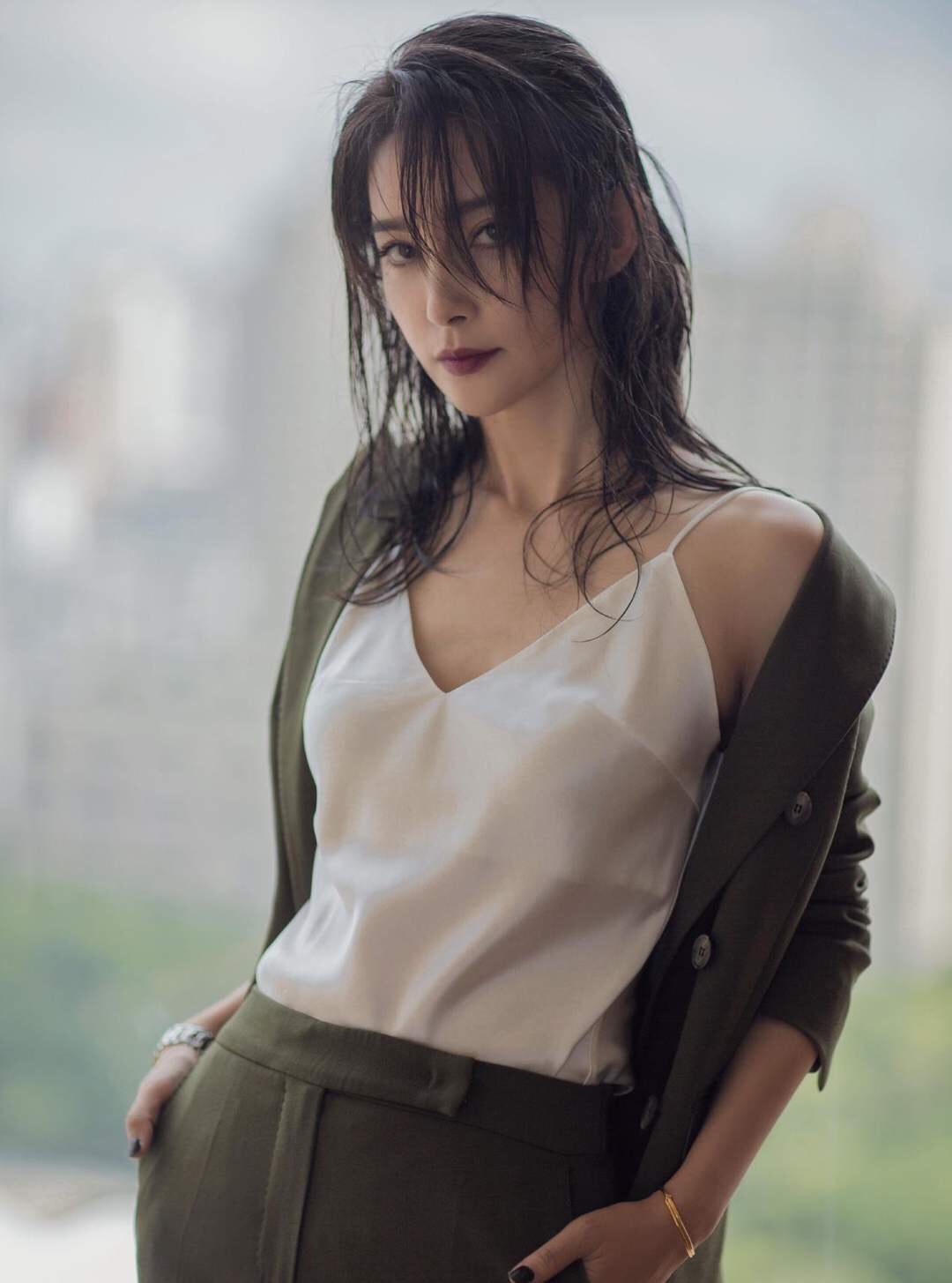 李冰冰放肆穿衣挑战,李冰冰穿格子西装秀好身材