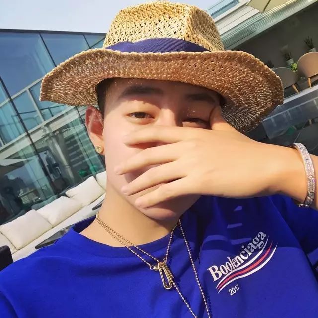 装逼指南｜最近超火的巴黎世家，保龄球家，巴黎大妈，巴塞罗纳