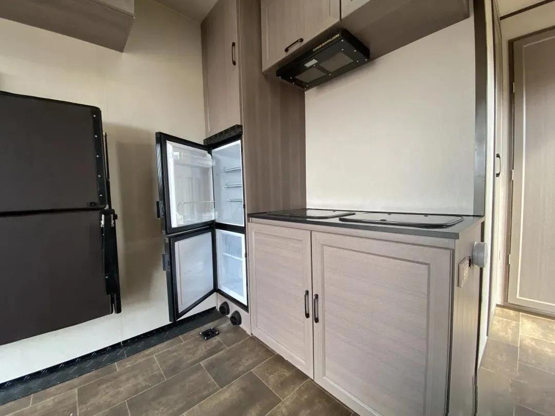 征服猎鹰拖挂房车790,征服猎鹰搬家工590