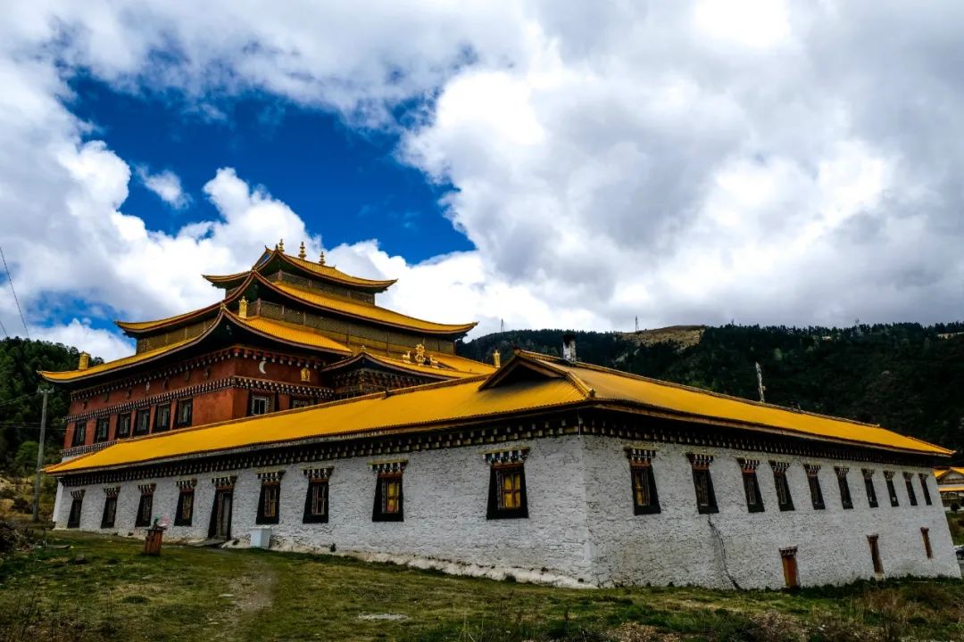 洛克徒步木里到稻城翻的是哪座山,秘境四川甘孜