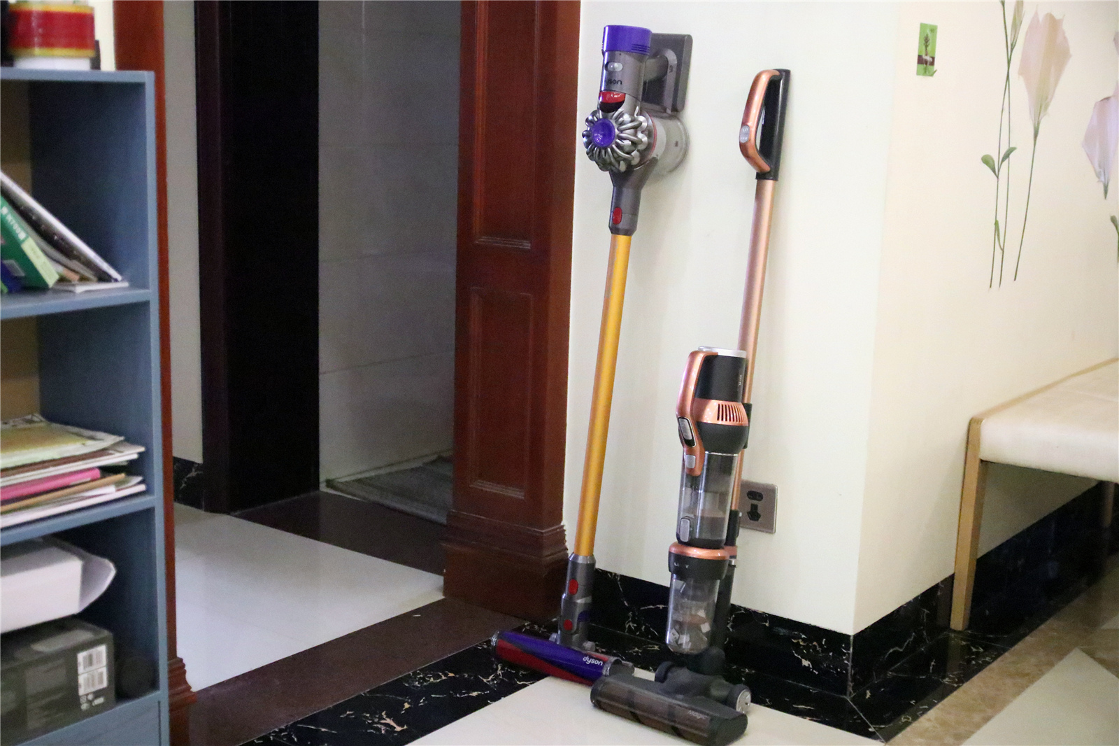 戴森v8fluffy能吸什么,戴森v8slimfluff24款测评