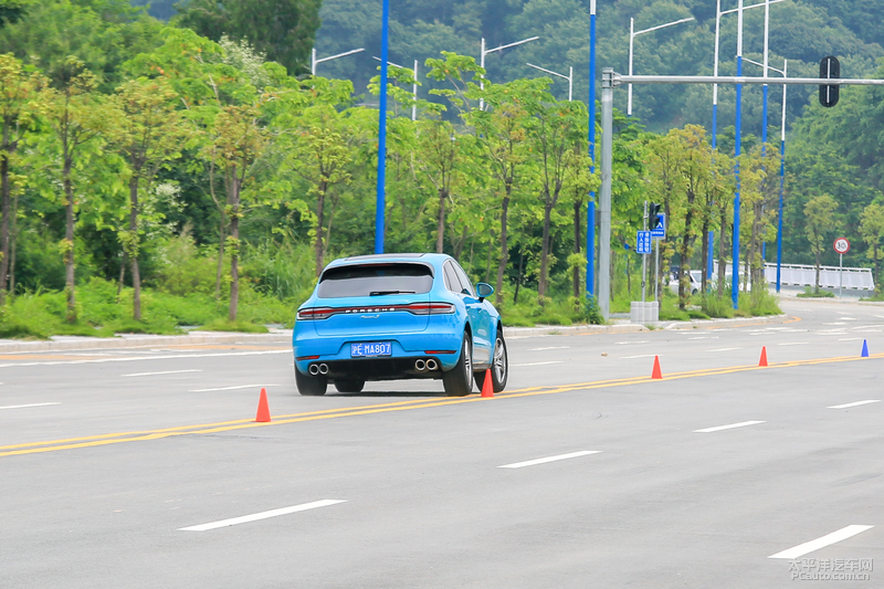 2019款保时捷macans运动suv之选 (2022款保时捷macan s深度试驾2.9t)
