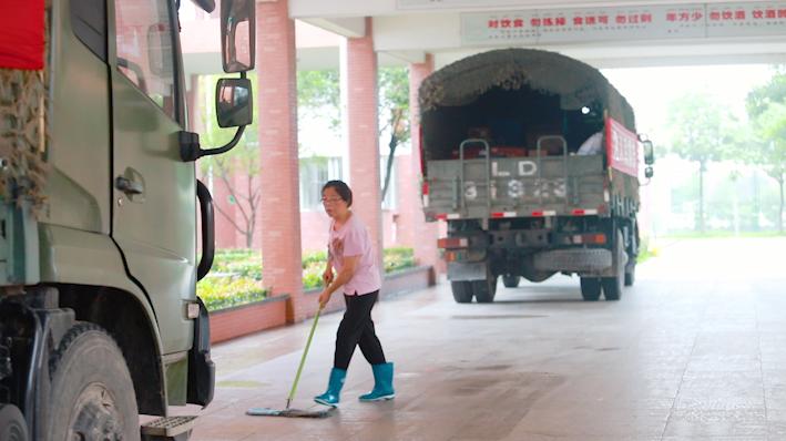 春晖学校抗洪,学校为抗洪官兵提供后勤保障