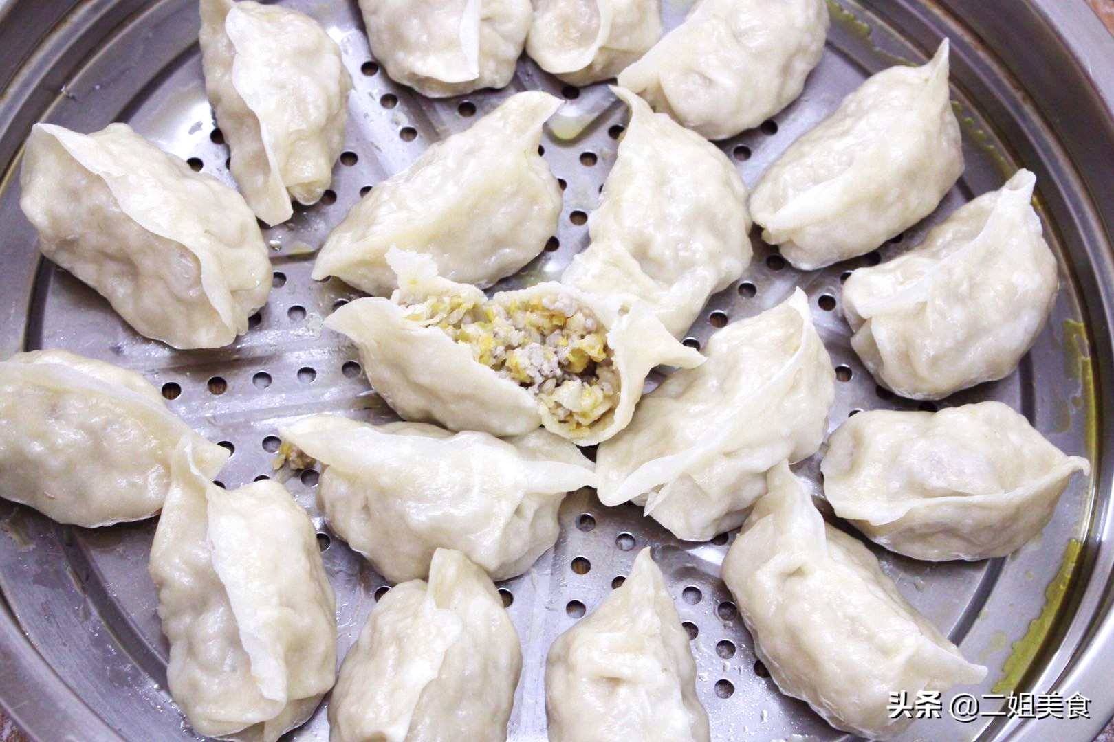 蒸饺子冷水上锅,蒸饺子开水上锅还是凉水上锅