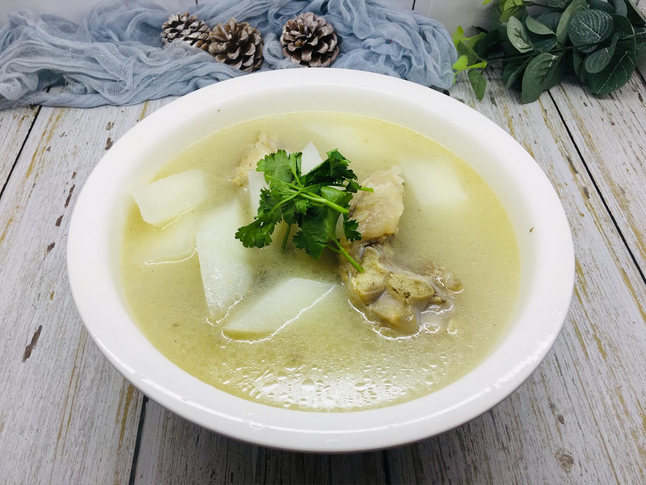 炖牛骨汤用不用焯一下水,炖牛骨怎么炖肉不离骨