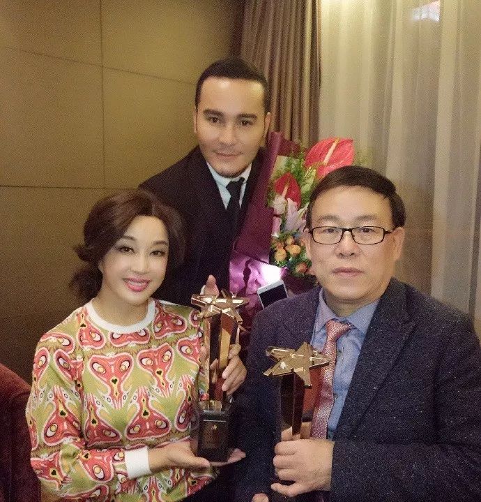 毛戈平化妆刷粉底液怎么样,毛戈平除了化妆还会什么