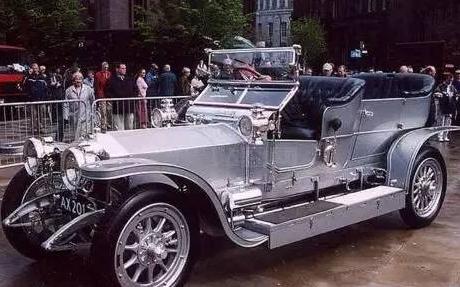 全世界最贵的汽车黄金跑车,最贵最帅的布加迪威龙黄金跑车