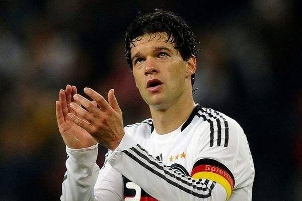 有头球的大罗是不是足坛最强前锋,大罗是最好的前锋吗