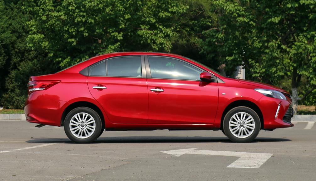 丰田的代步首选,标配ABS、ESP,满油能跑700KM,最低才5万多