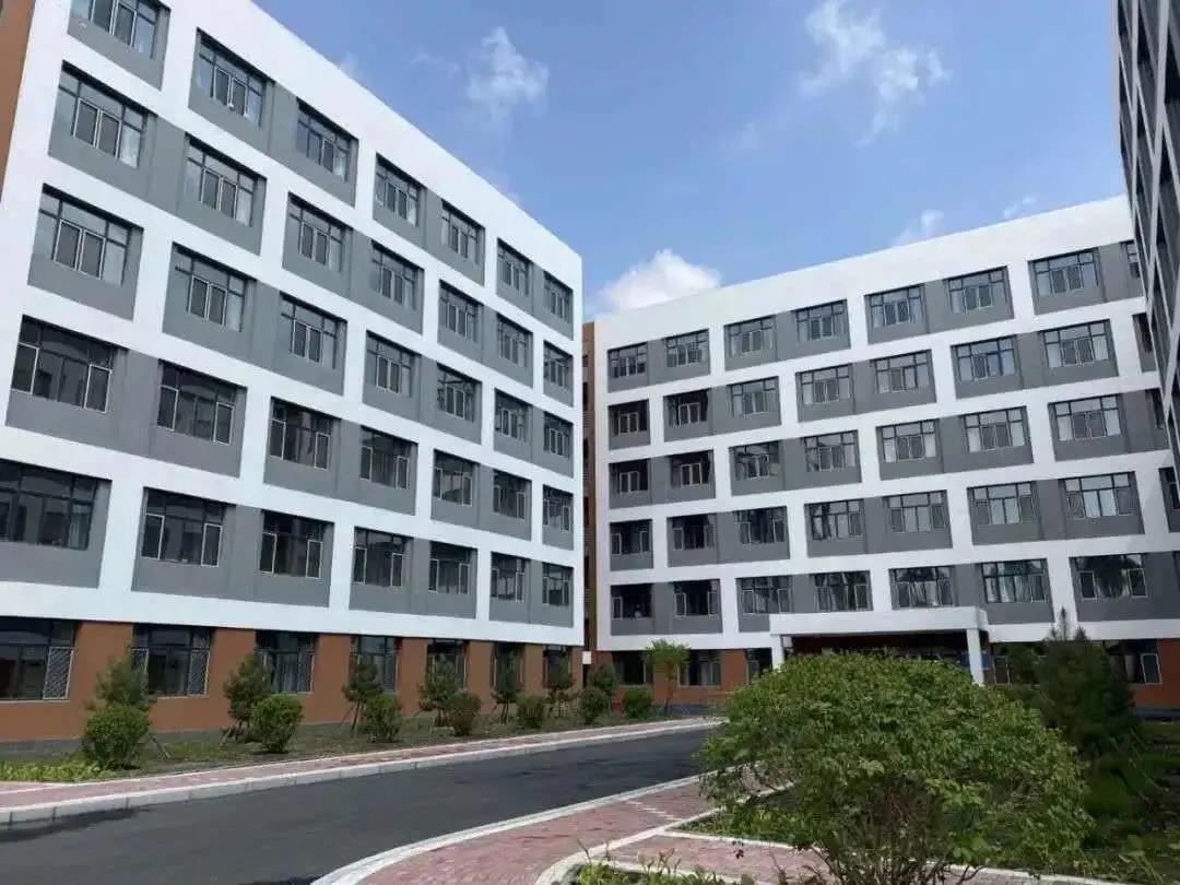 哈尔滨广厦学院蜜雪冰城,北国风光哈尔滨