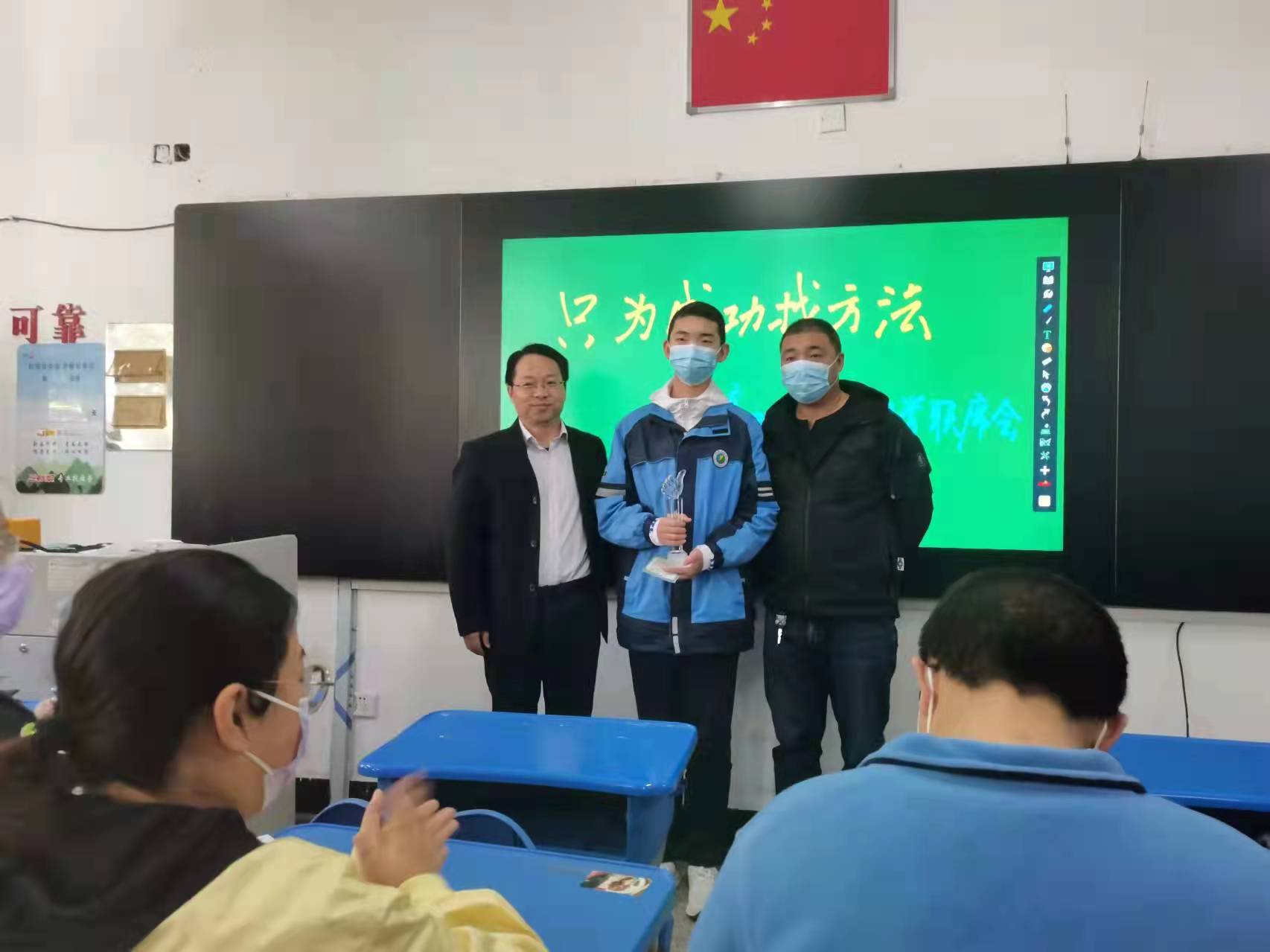 春风化雨育桃李润物无声守初心,春风化雨育英才优秀教师