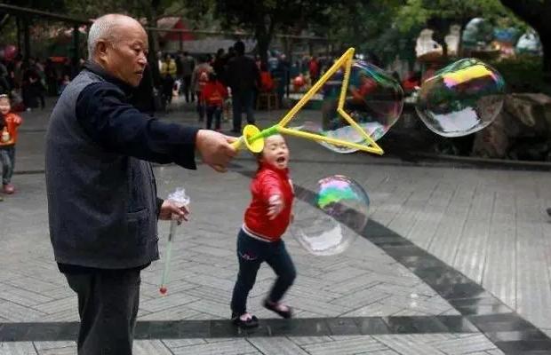 1岁宝宝银镯,1岁宝宝银手镯寓意