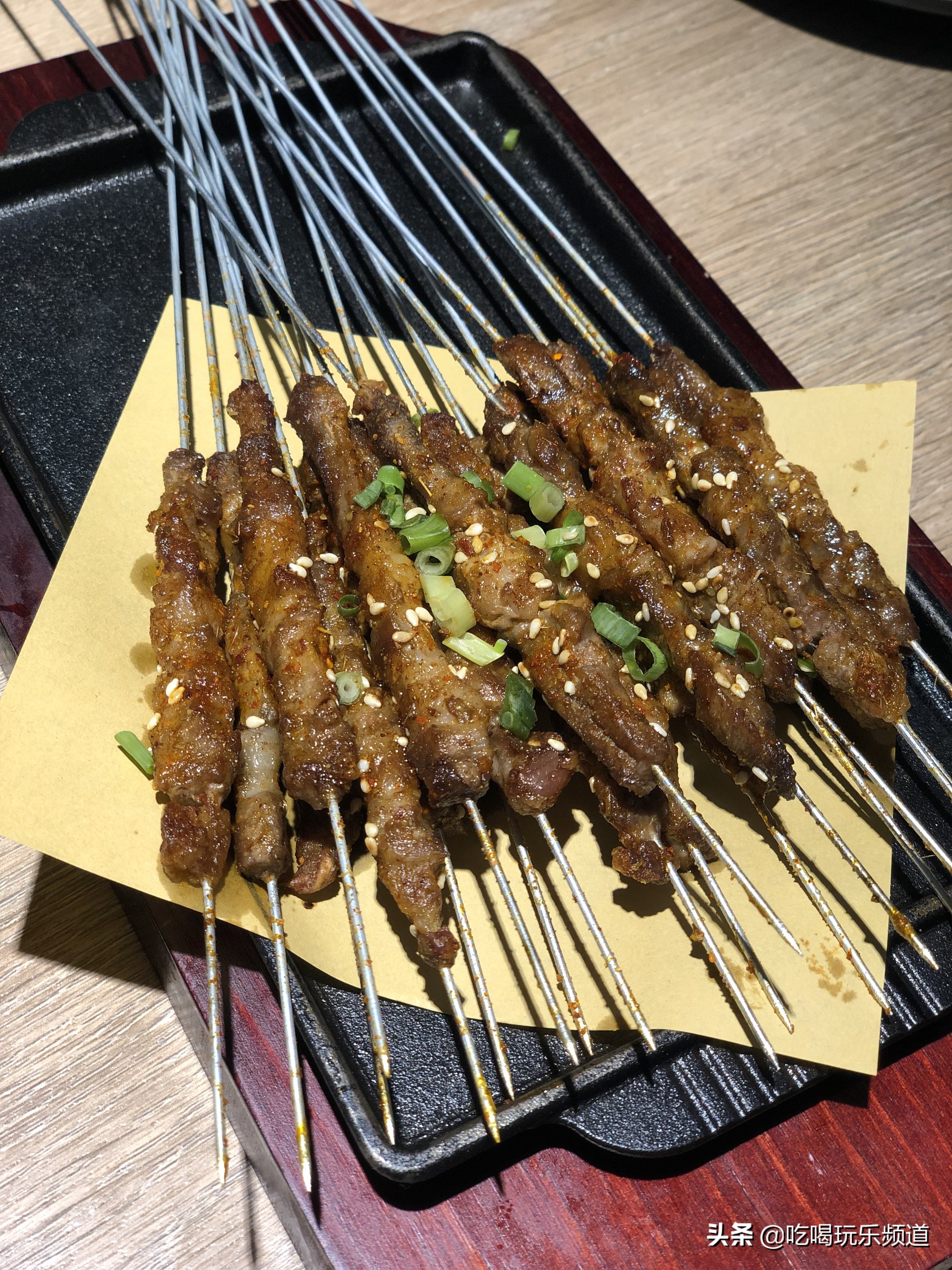 做一道特色烧烤味道好,烧烤做的好的视频