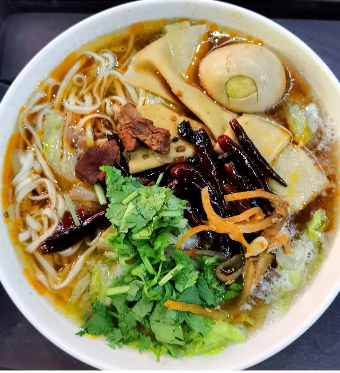 板面一股料味,如何让板面吃起来更香