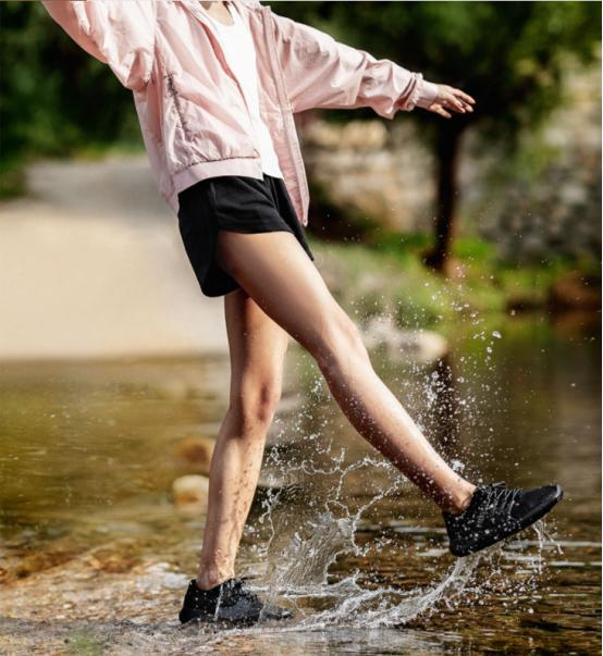 小米跑鞋对比耐克,美国超轻跑鞋