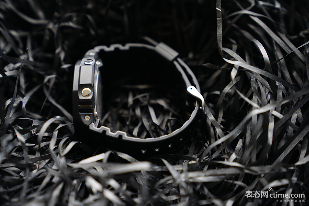 还有谁想偷懒？推荐一款日常不用操心、可以运动又不用打理的表