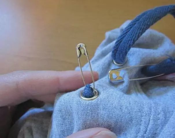 如何把普通衣服穿出很潮的感觉,衣服小技巧你学会了吗