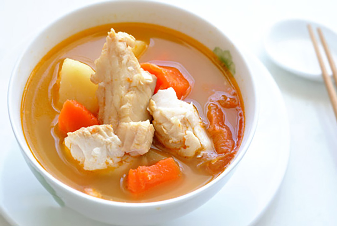 鱼汤熬出来有点发黑什么原因,鱼汤熬出来很浑浊怎么办