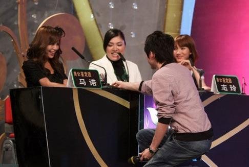 当年坐在宝马车上哭的女孩嫁了吗,拜金女马诺近况