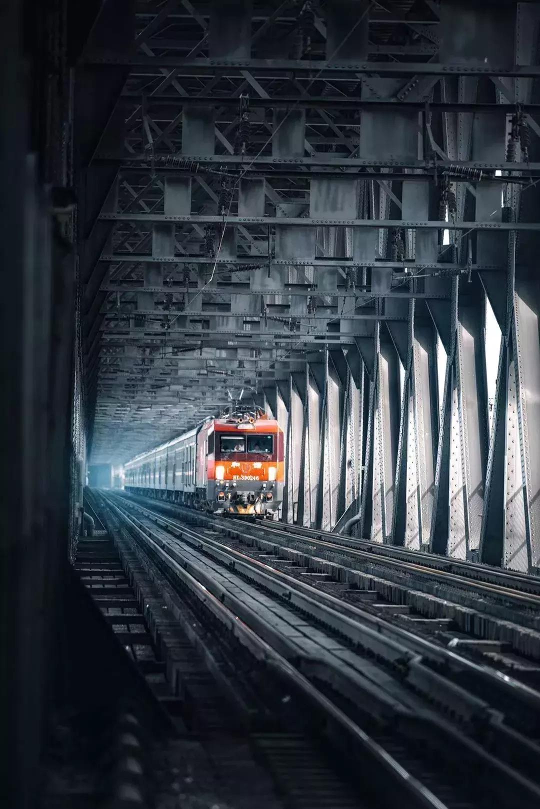 武汉为什么在湖北独树一帜,武汉震惊世界