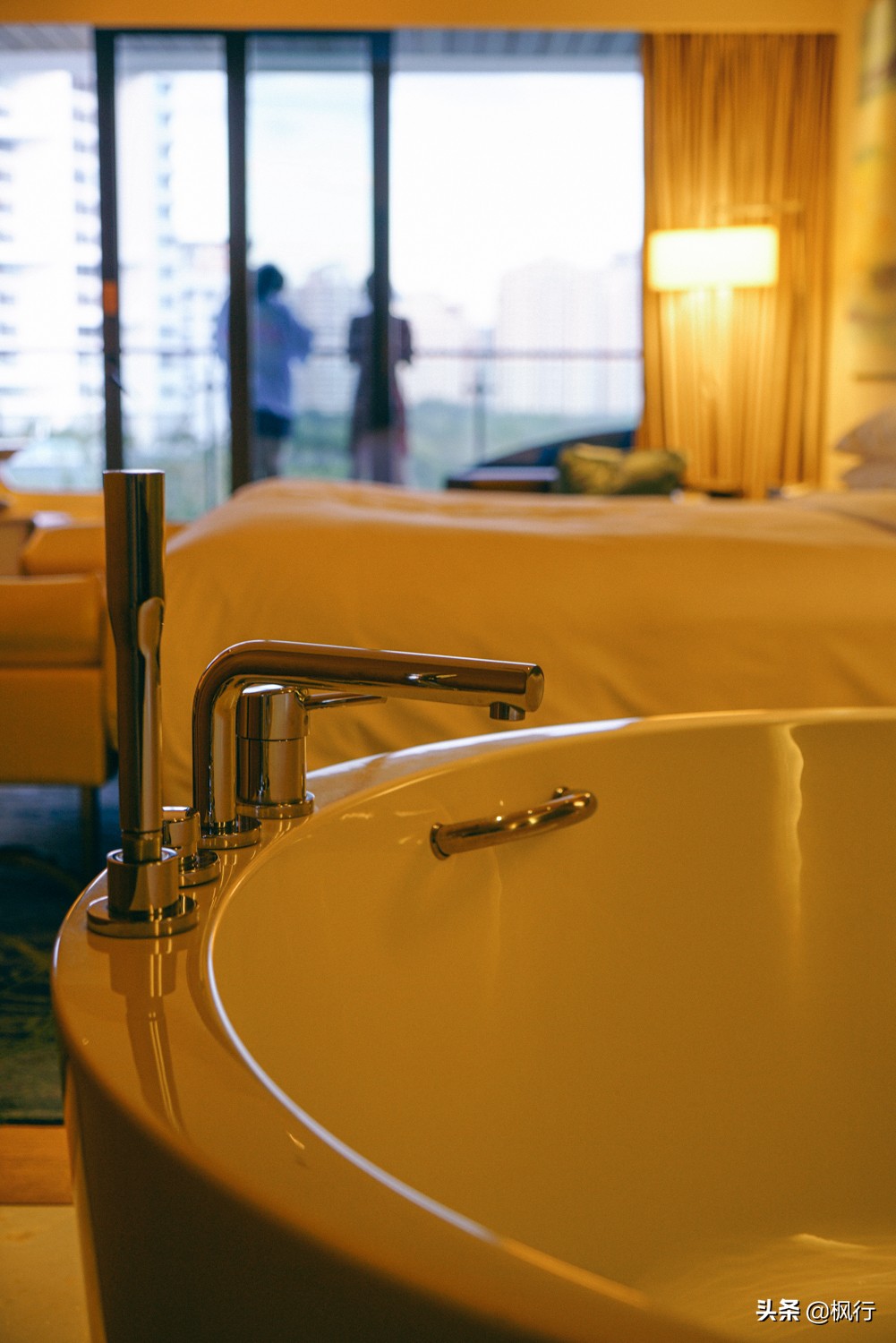 被猴子袭击，门票昂贵，拍照被轰，被我全程吐槽的三亚到底值不值