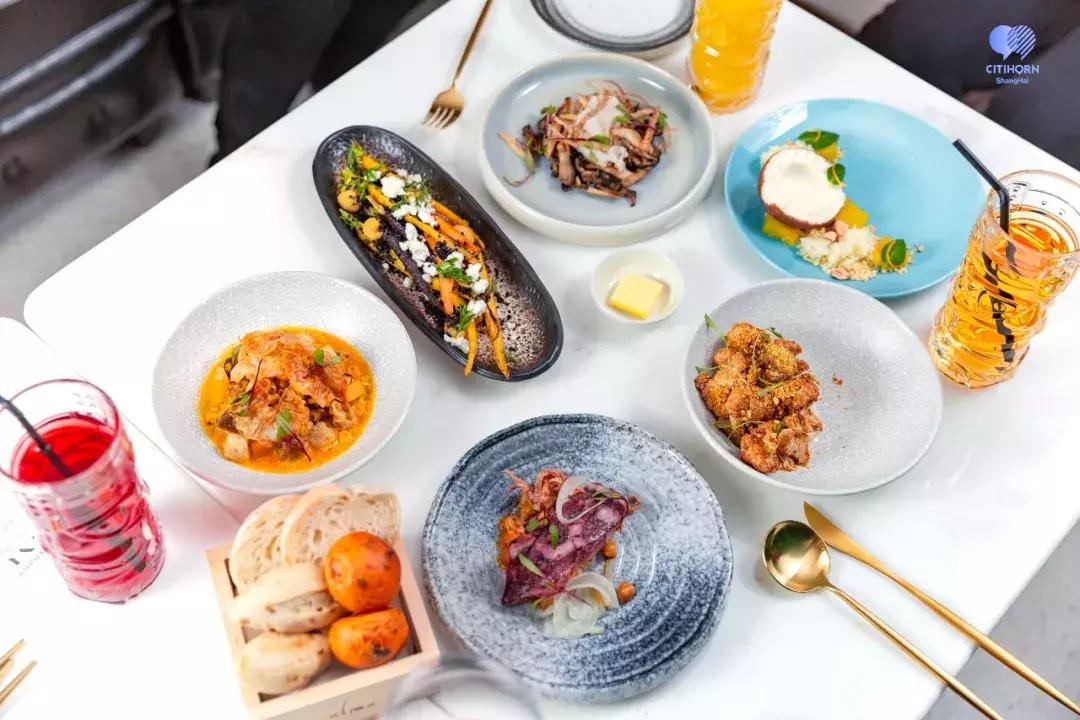 L+Mall的这家灵魂西班牙餐厅，竟要“摸黑”吃？！