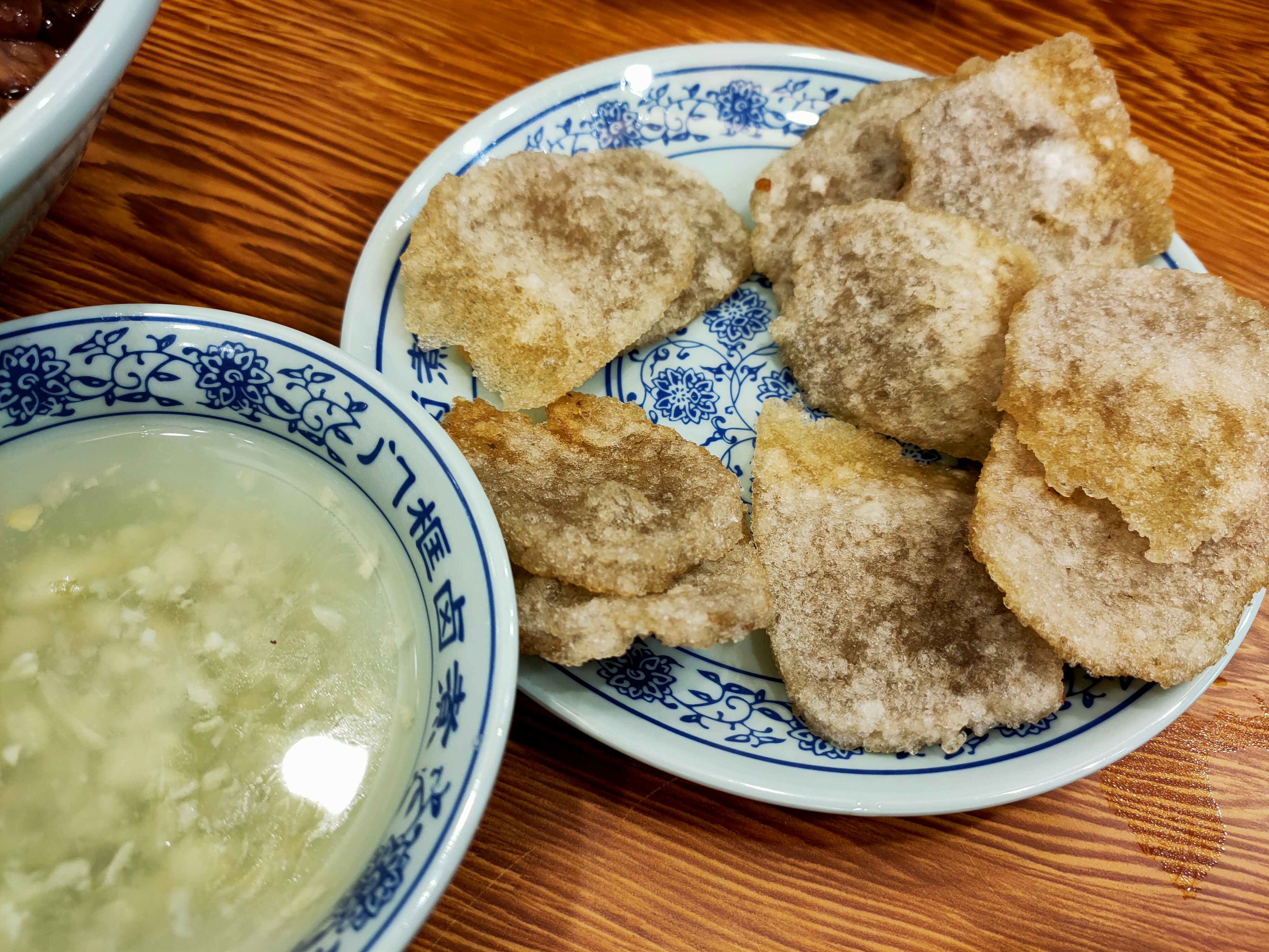 北京最火爆卤煮火烧,老北京卤煮火烧18元一大碗