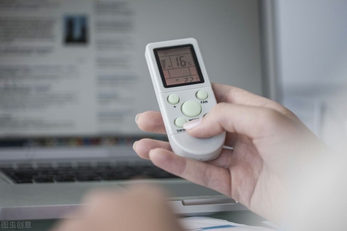 家用普通空调和中央空调哪个好,家用一拖四中央空调优缺点