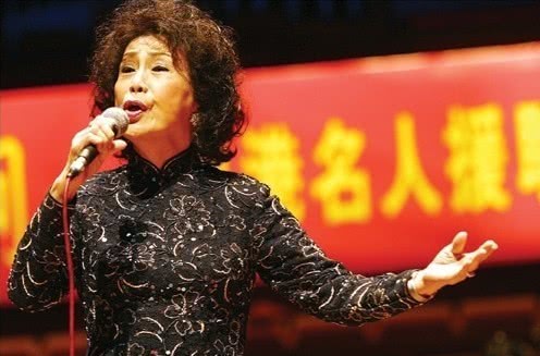 霍英东的三位太太与赌王何鸿燊的四位太太，她们谁更幸福