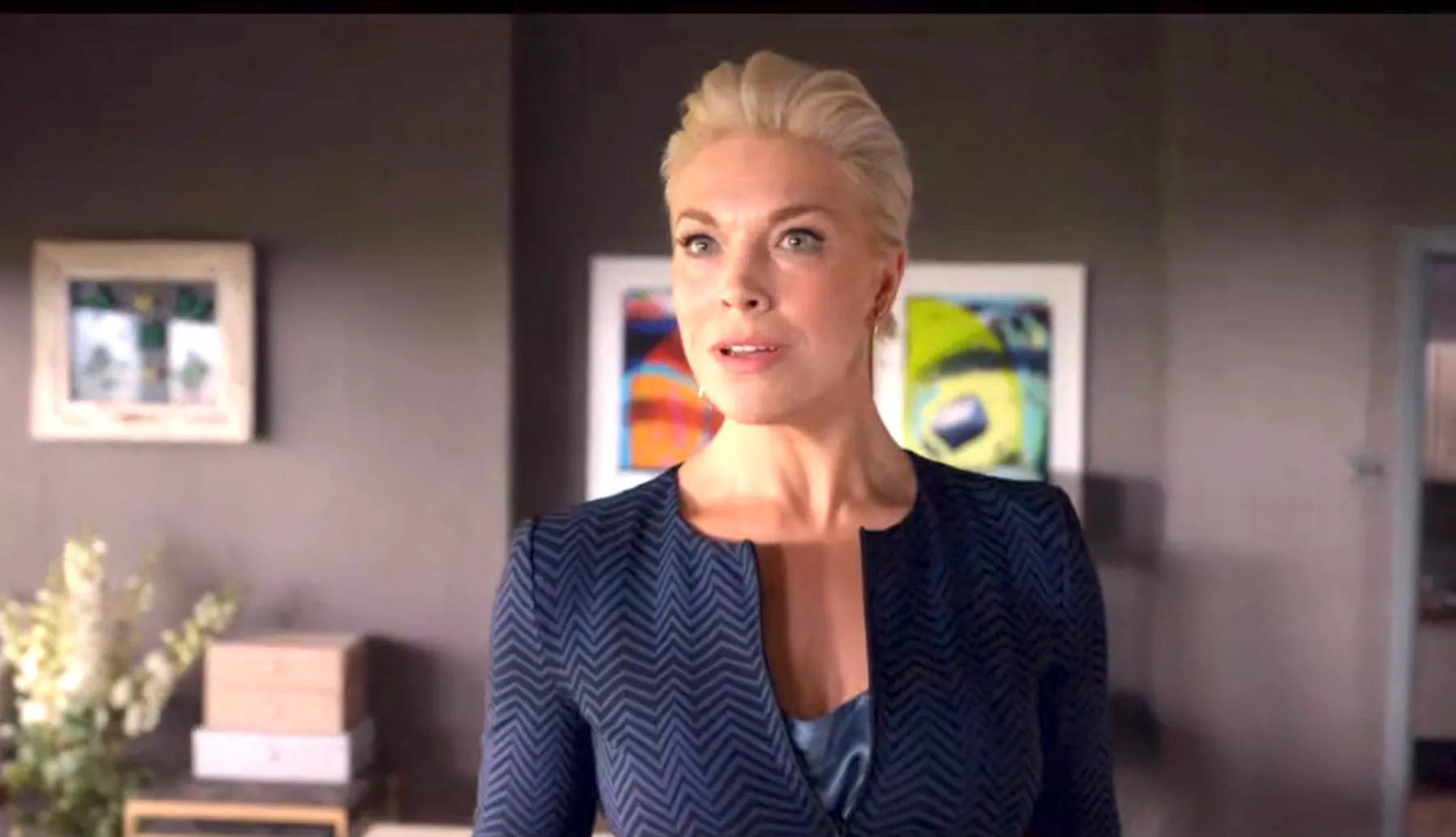 《足球教练》:为了报复频频出轨的前夫,她聘请了美国橄榄球教练