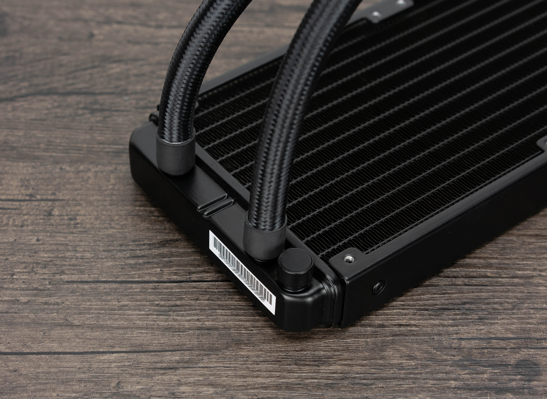 银欣360水冷散热器,压制12代处理器的水冷