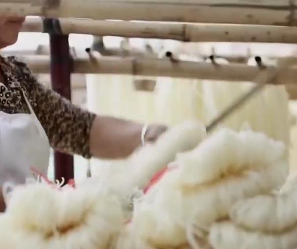 螺狮粉狂热分子：“臭”名远扬的螺狮粉，为何能让*欲人**罢不能