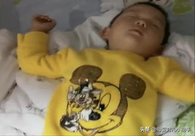 姐姐旧衣改造给弟弟,姐姐用旧毛毯给弟弟改衣服