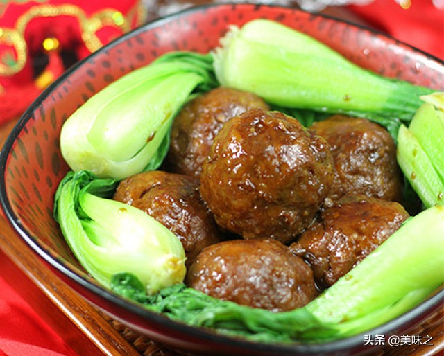 红烧狮子头最正宗的做法软糯醇香,红烧狮子头经典做法香滑软糯
