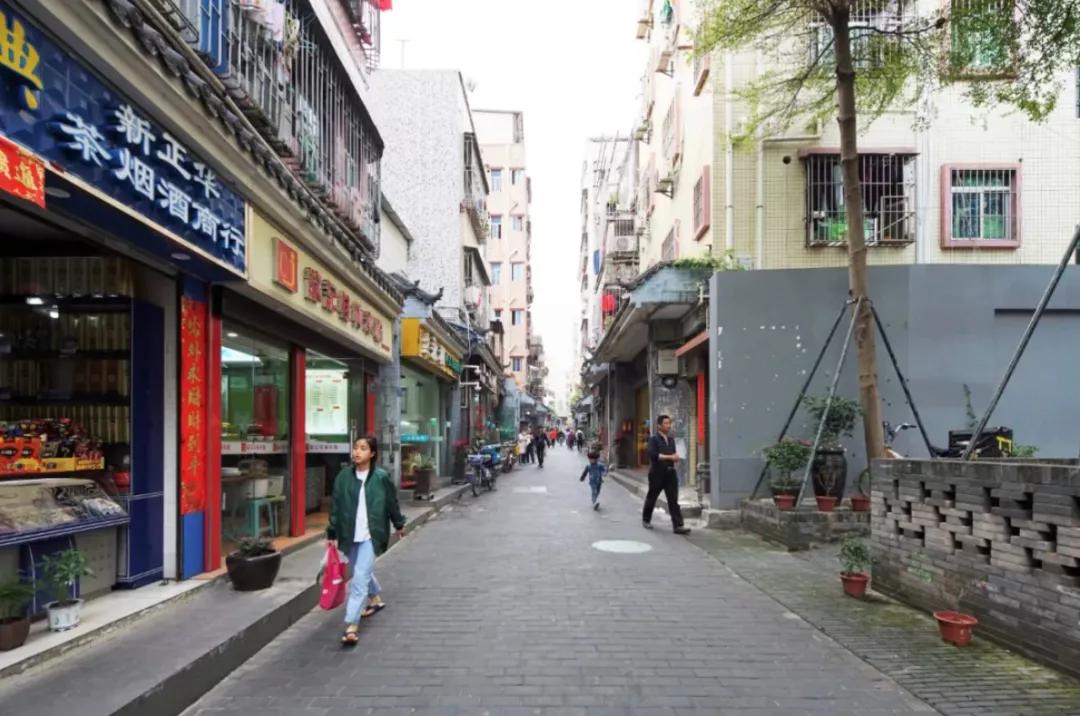 深圳花了17个月，“赶走了”居住在千年古城里的30000人