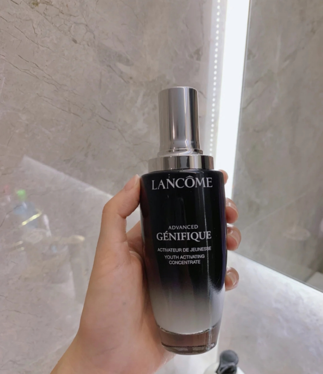 兰蔻小棕瓶和雅诗兰黛小黑瓶区别,兰蔻小黑瓶和雅诗兰黛小棕瓶差别