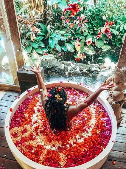 世界上最性感的浴缸，相机先尝鲜