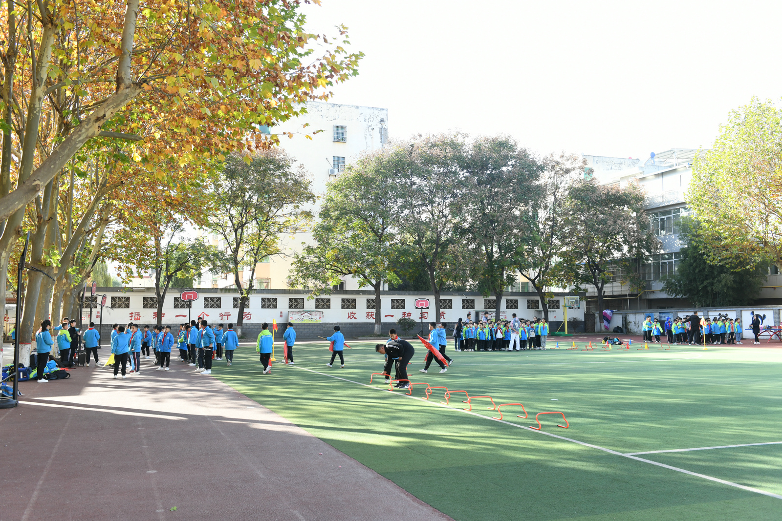 灿烂笑容，多彩课后，蓝田北小校园里“双减”百日孩子的快乐生活