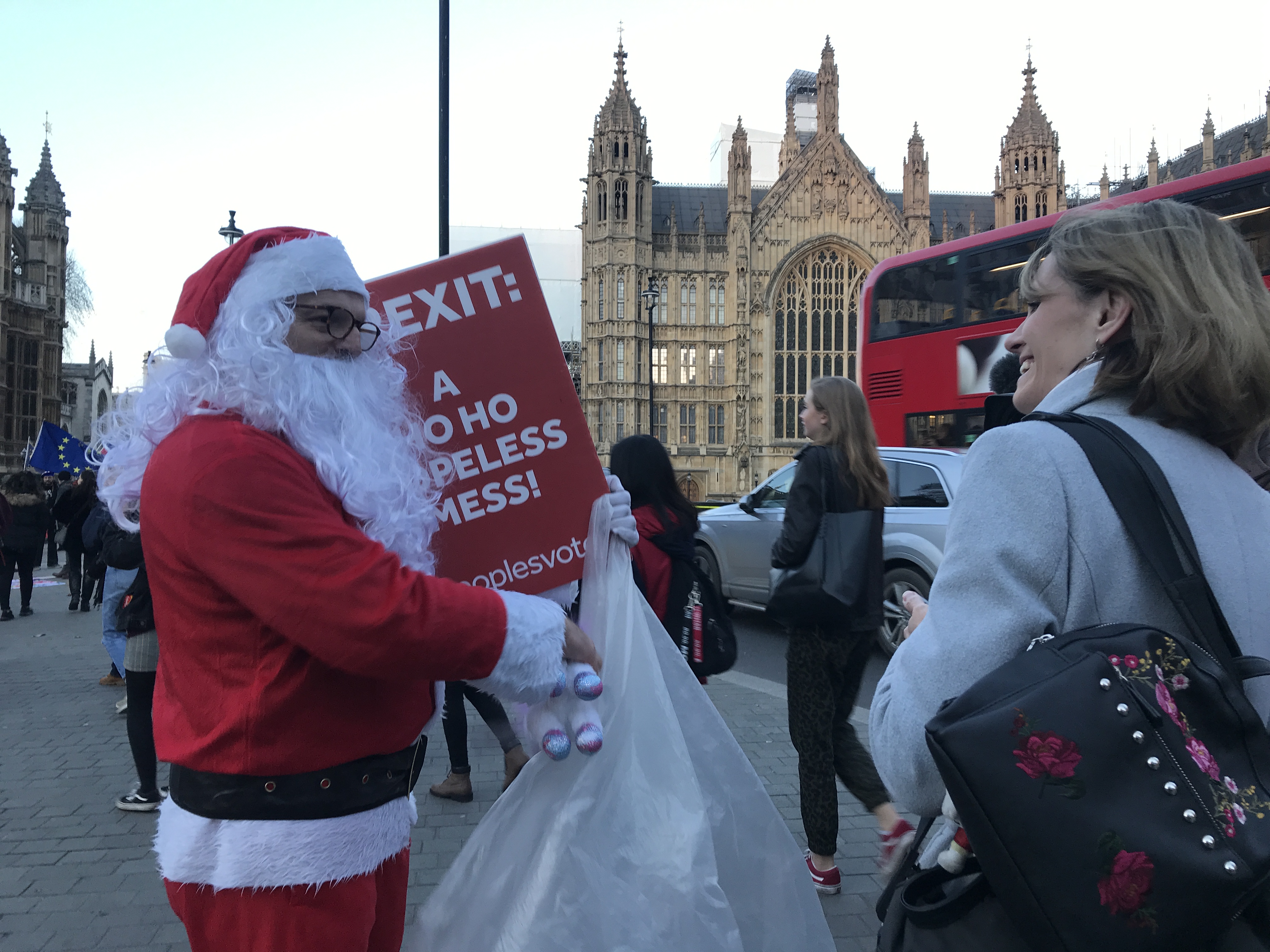 百万叛变的脱欧连载——不信任投票！特蕾莎梅又逃过一劫