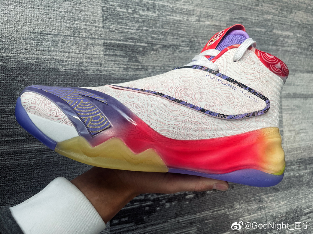 安踏韦德战靴,安踏碳板跑鞋第几代更帅